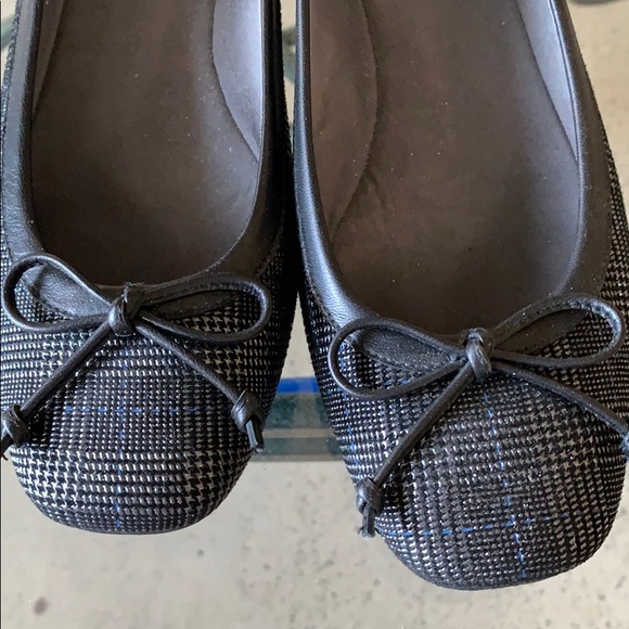 Stuart Weitzman Flat - Picture 3 of 6